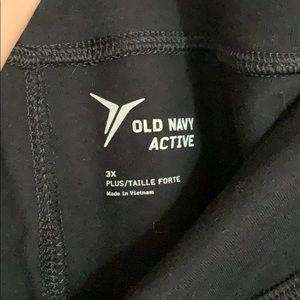 Old Navy Pants - Plus size women’s active capris Old Navy Pants - Plus size women’s active capris